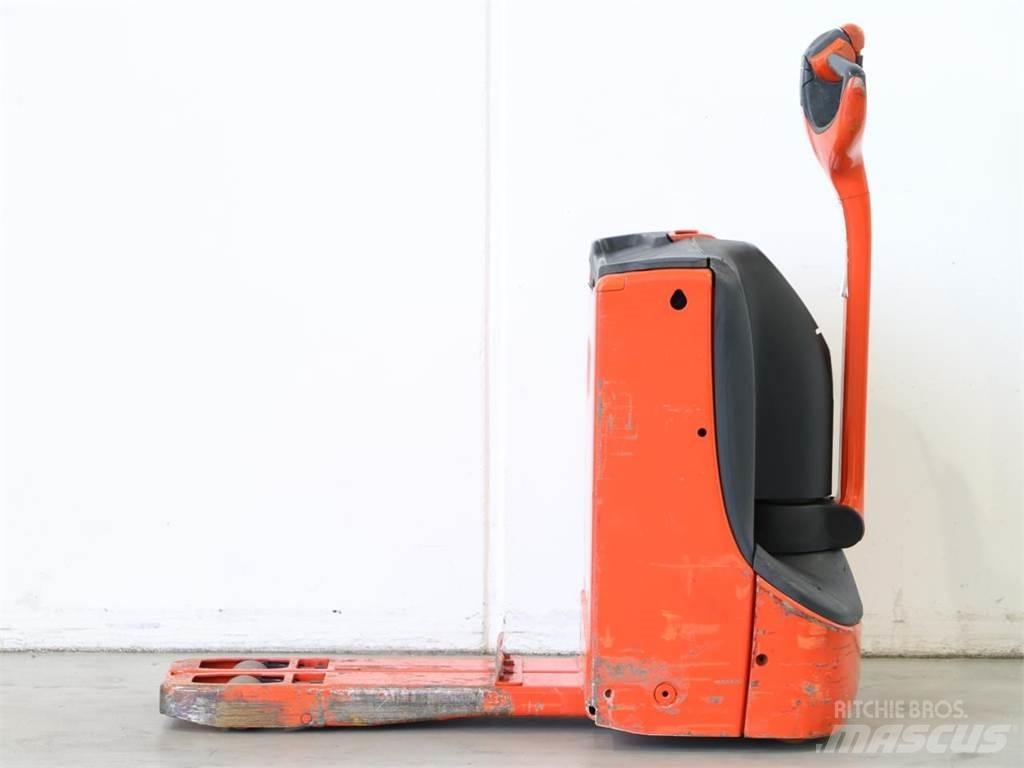 Linde T16/1152 Gaffelstabler med gående fører