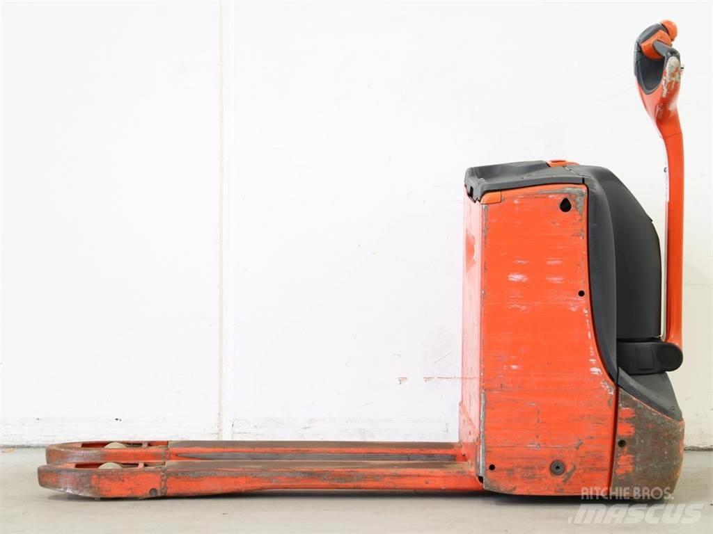 Linde T16/1152 Gaffelstabler med gående fører