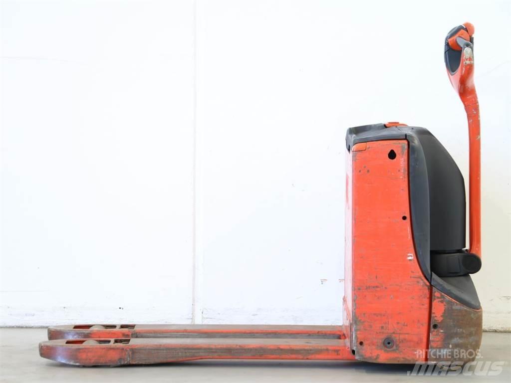 Linde T16/1152 Gaffelstabler med gående fører