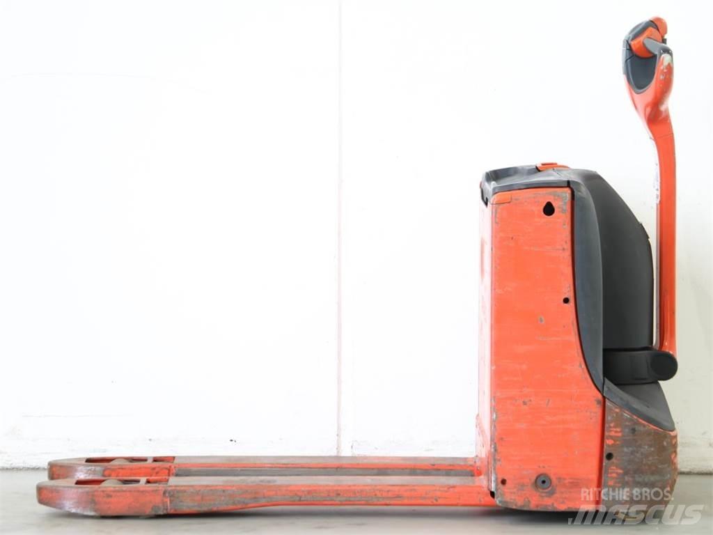 Linde T16/1152 Gaffelstabler med gående fører
