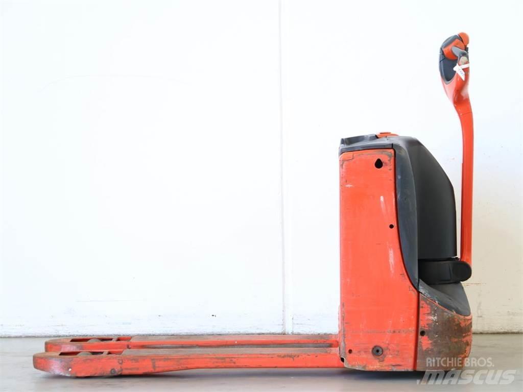 Linde T16/1152 Gaffelstabler med gående fører