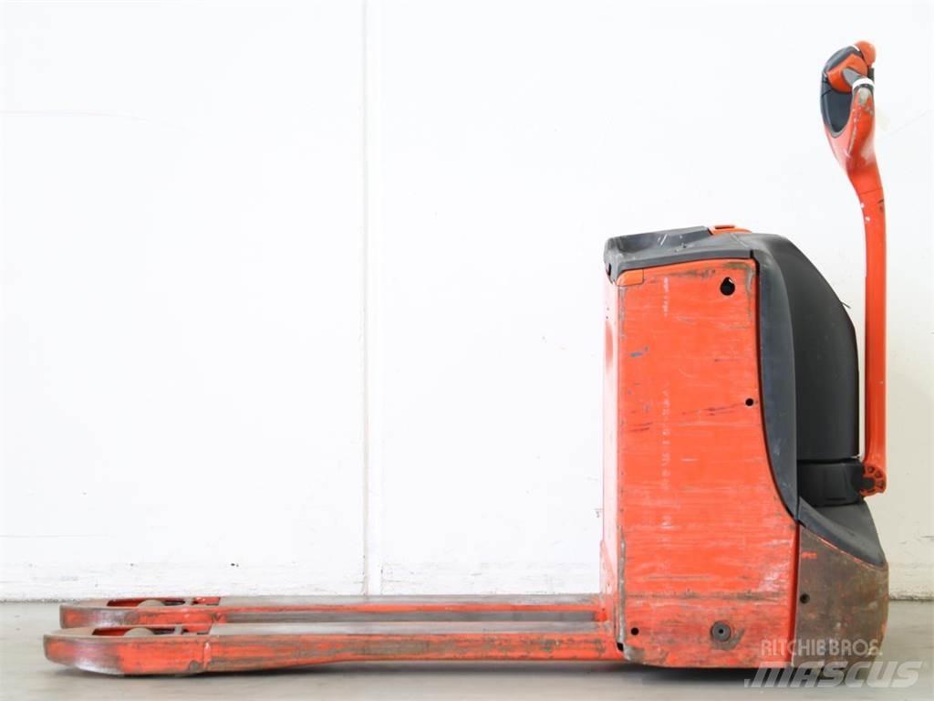 Linde T16/1152 Gaffelstabler med gående fører