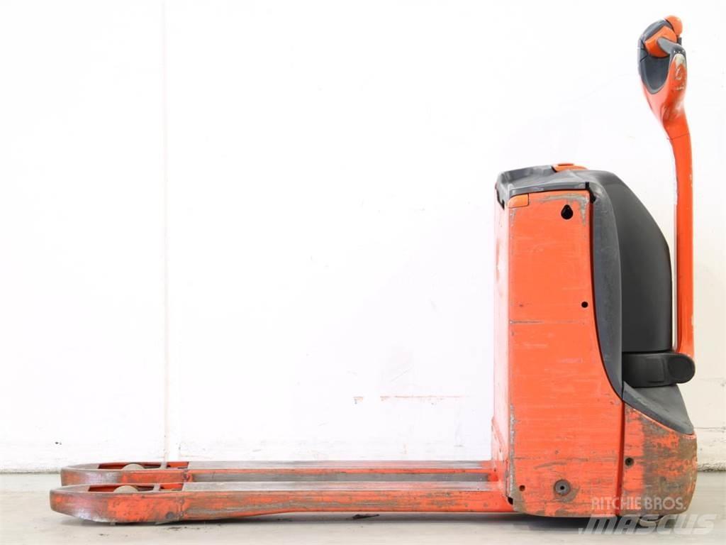 Linde T16/1152 Gaffelstabler med gående fører