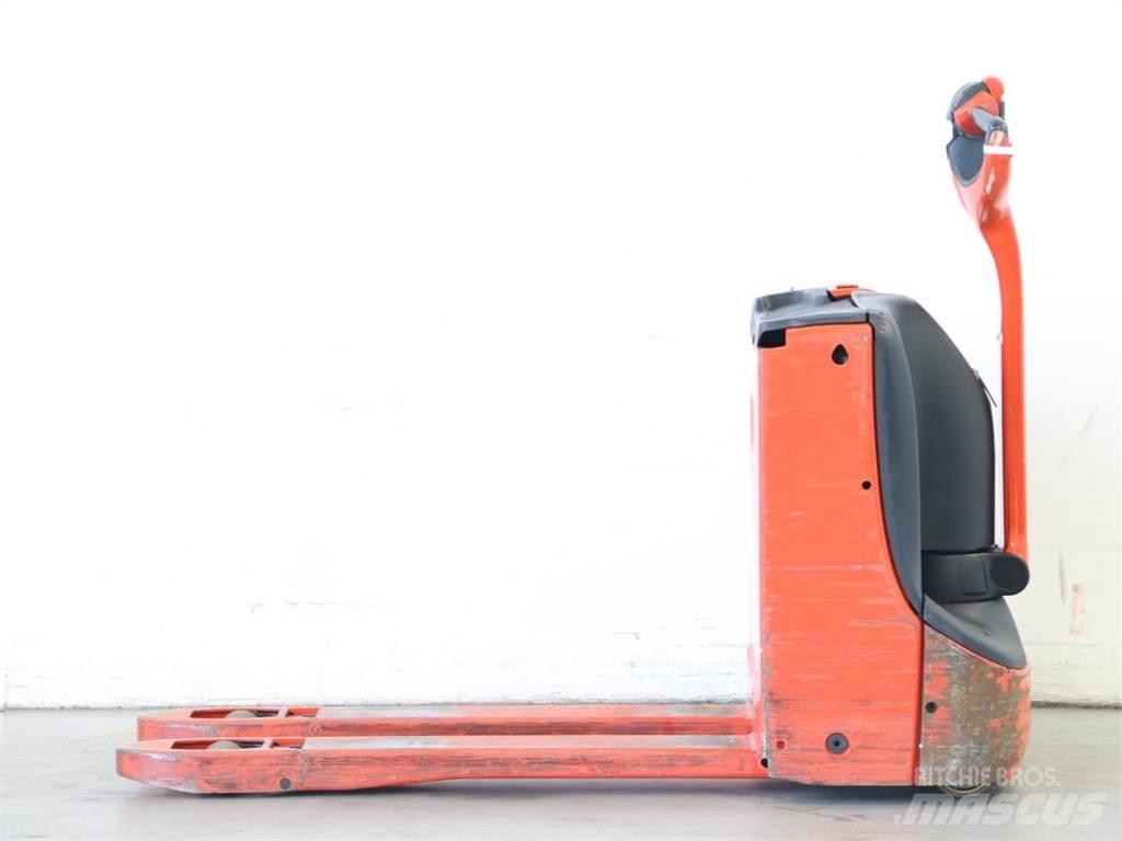 Linde T16/1152 Gaffelstabler med gående fører