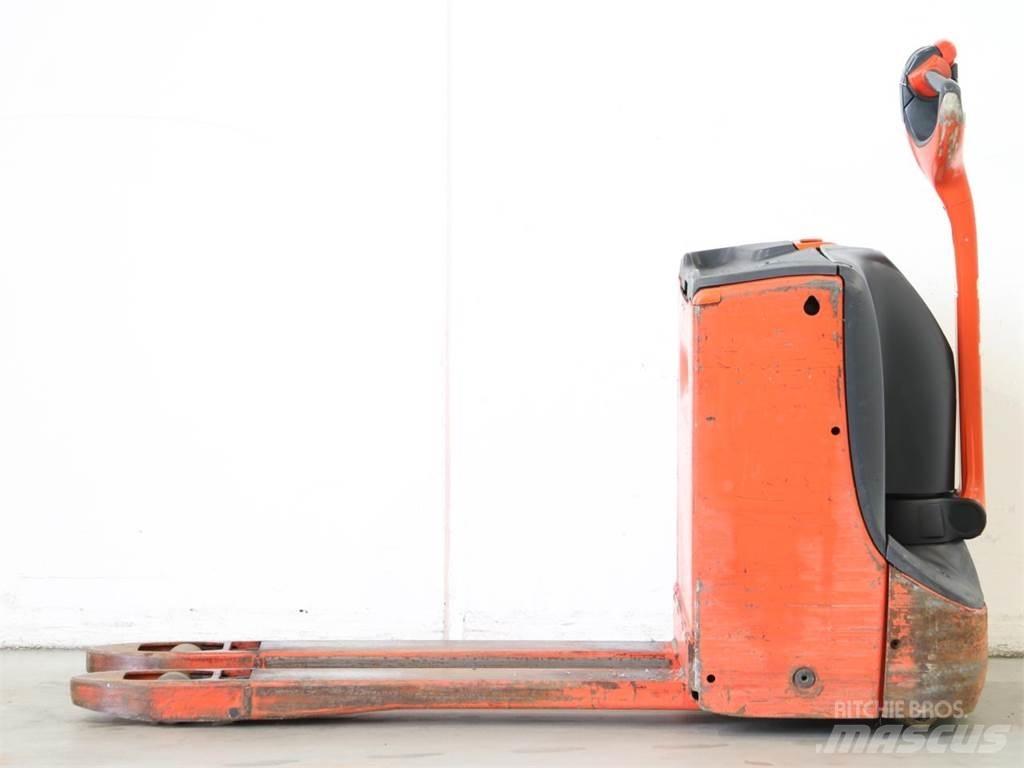 Linde T16/1152 Gaffelstabler med gående fører