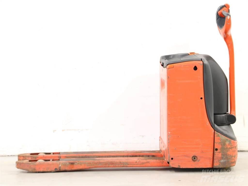 Linde T16/1152 Gaffelstabler med gående fører