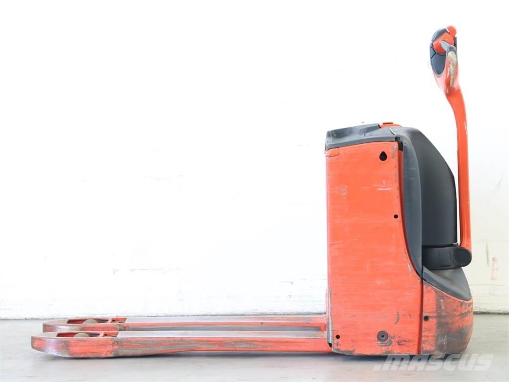 Linde T16/1152 Gaffelstabler med gående fører