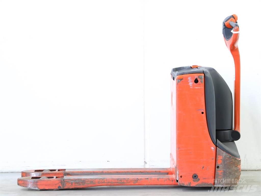 Linde T16/1152 Gaffelstabler med gående fører