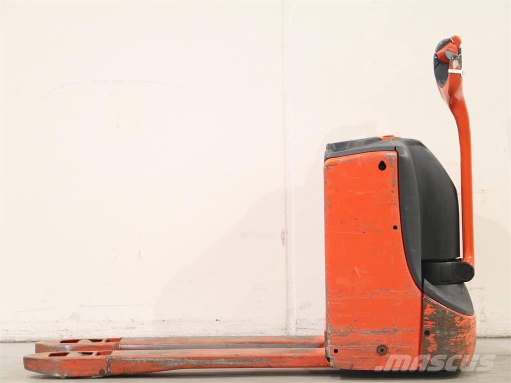 Linde T16/1152 Gaffelstabler med gående fører