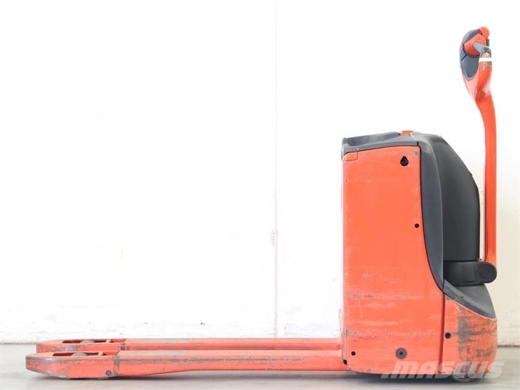 Linde T16/1152 Gaffelstabler med gående fører