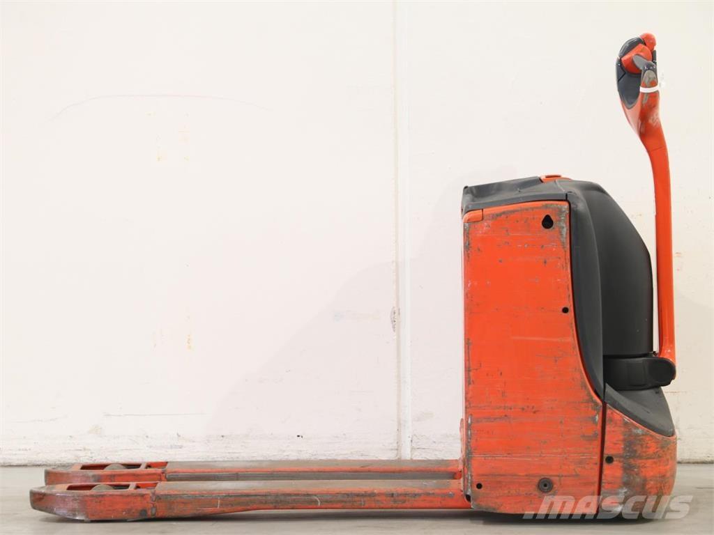 Linde T16/1152 Gaffelstabler med gående fører