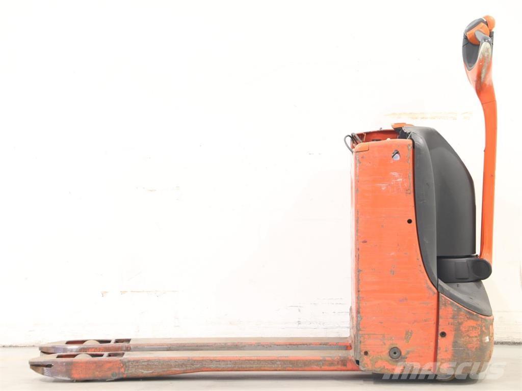 Linde T16/1152 Gaffelstabler med gående fører