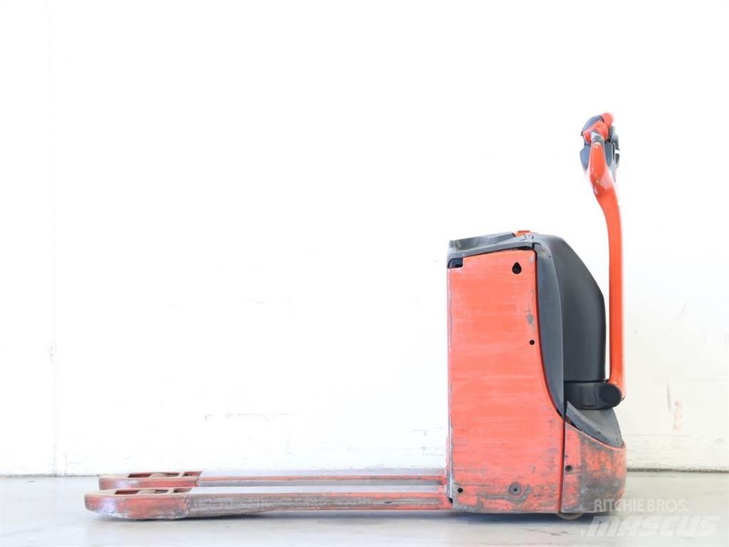 Linde T16/1152-00 Gaffelstabler med gående fører