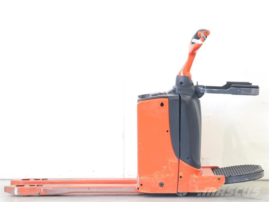 Linde T16P/1151 Gaffelstabler med gående fører