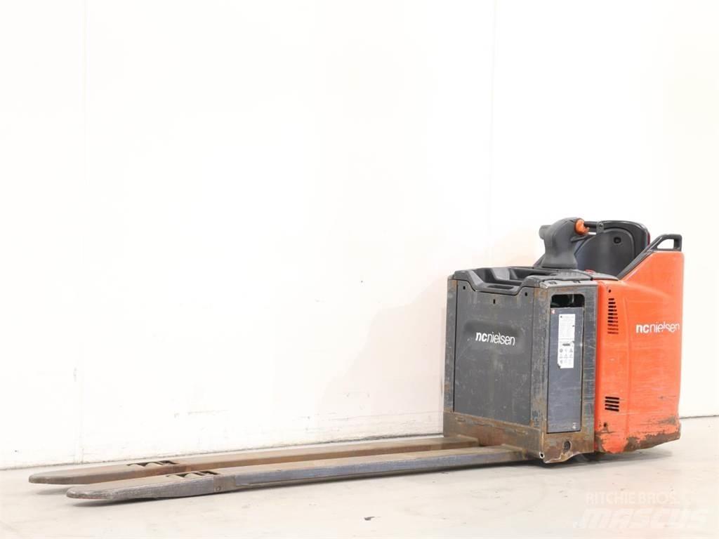 Linde T20SP/131 Gaffelstabler med gående fører
