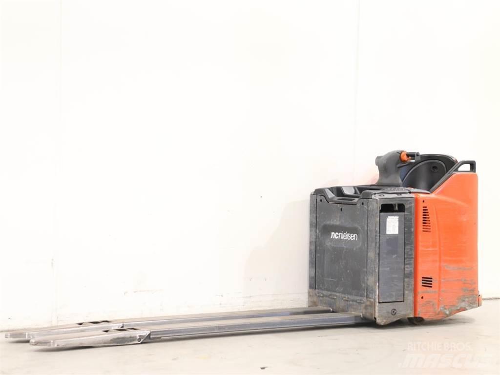 Linde T20SP/131 Gaffelstabler med gående fører