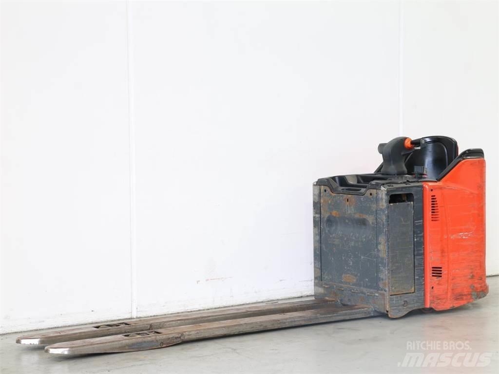 Linde T24SP/131 Gaffelstabler med gående fører