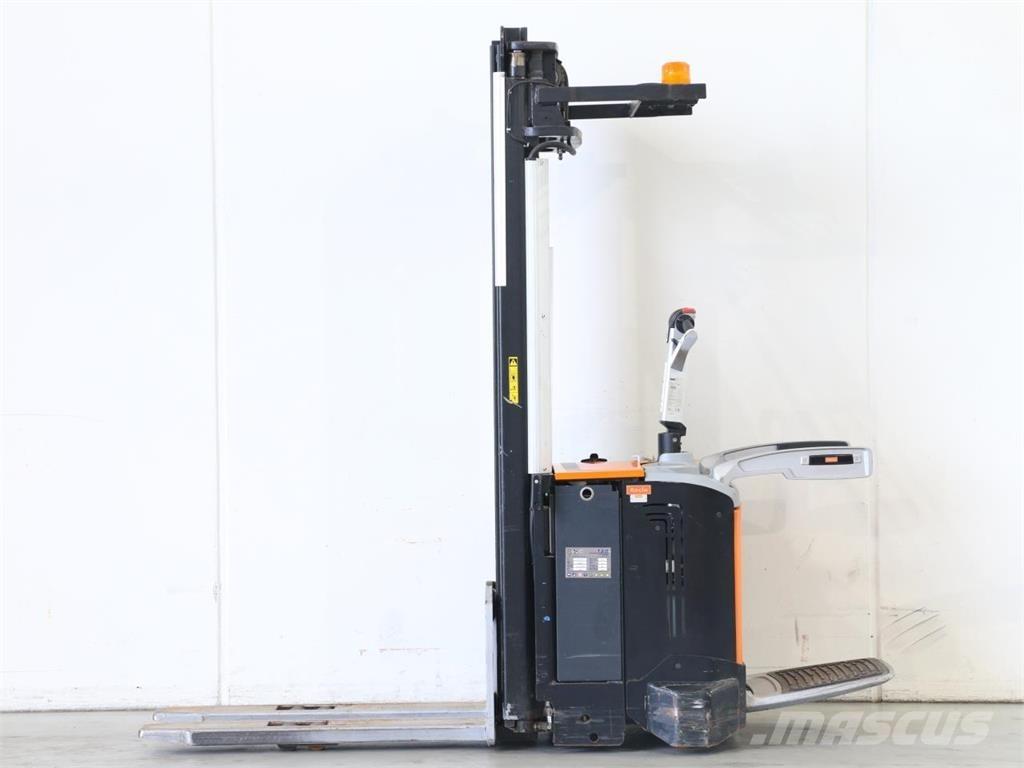 Rocla SP16AC TF5400 Gaffelstabler med gående fører