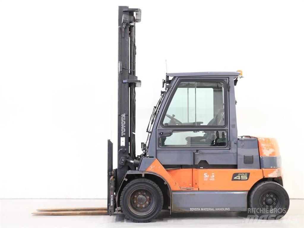 Toyota 7FBMF45 Gaffeltrucks - andre