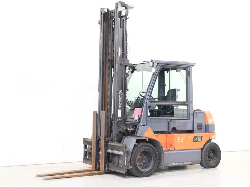 Toyota 7FBMF45 Gaffeltrucks - andre