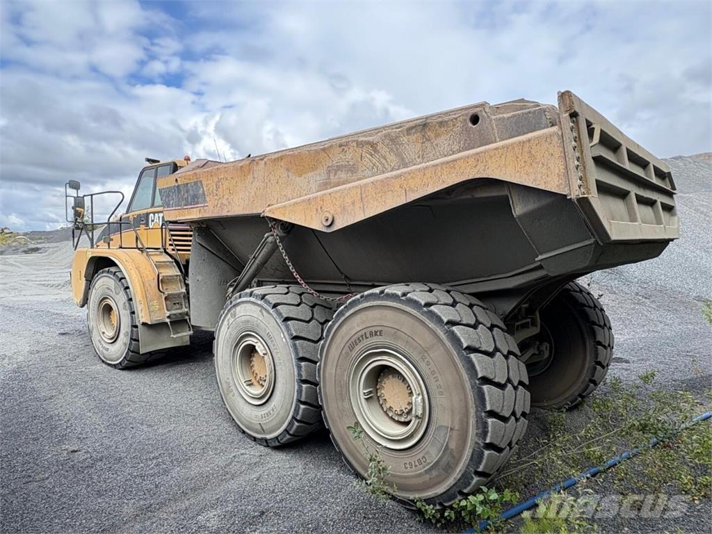 CAT 740 Terrængående lastbiler