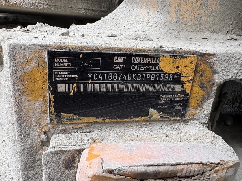 CAT 740 Terrængående lastbiler