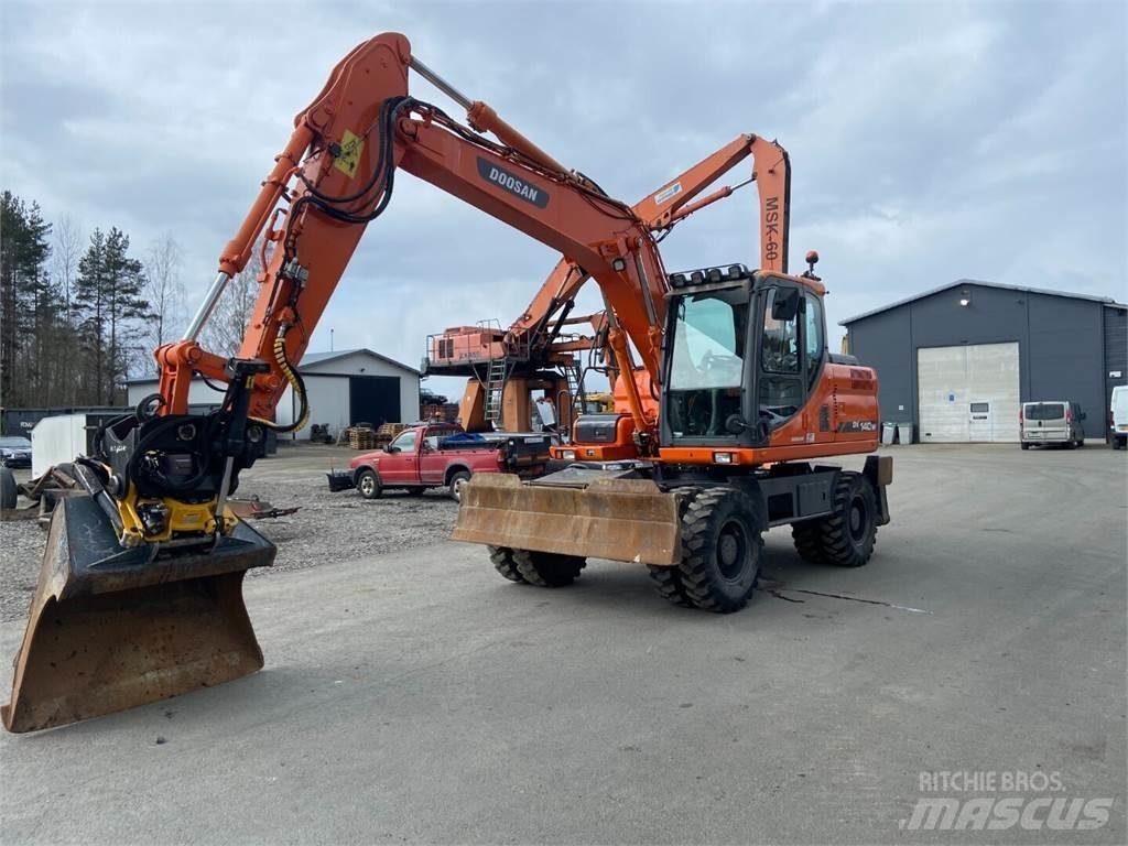 Doosan DX 140W Gravemaskiner på hjul