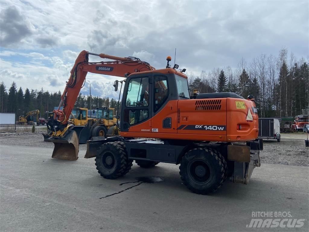 Doosan DX 140W Gravemaskiner på hjul
