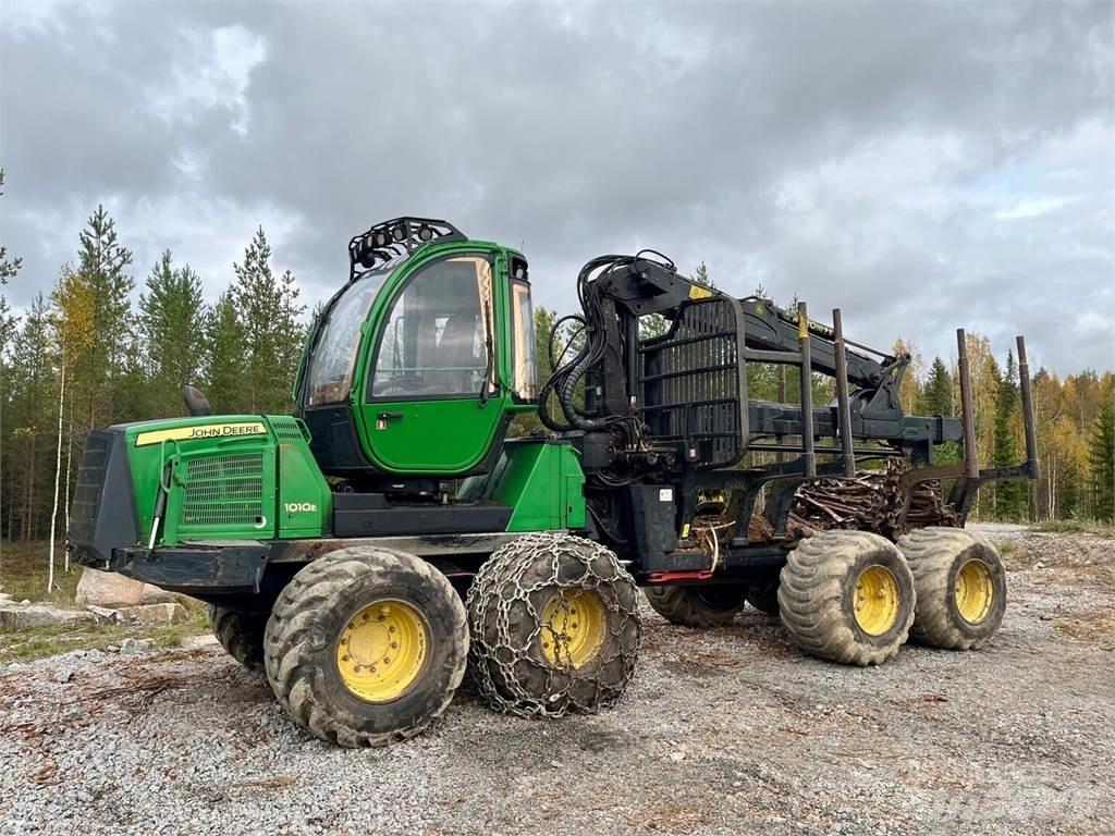 John Deere 1010E Udkørselsmaskiner