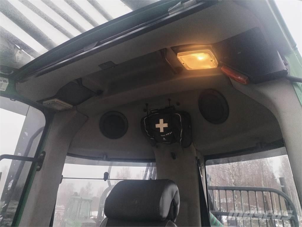 John Deere 810 E Udkørselsmaskiner