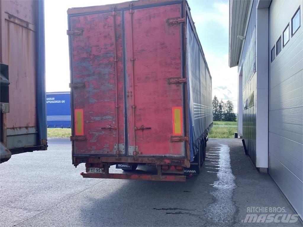 Närko Mega Semi-trailer med Gardinsider