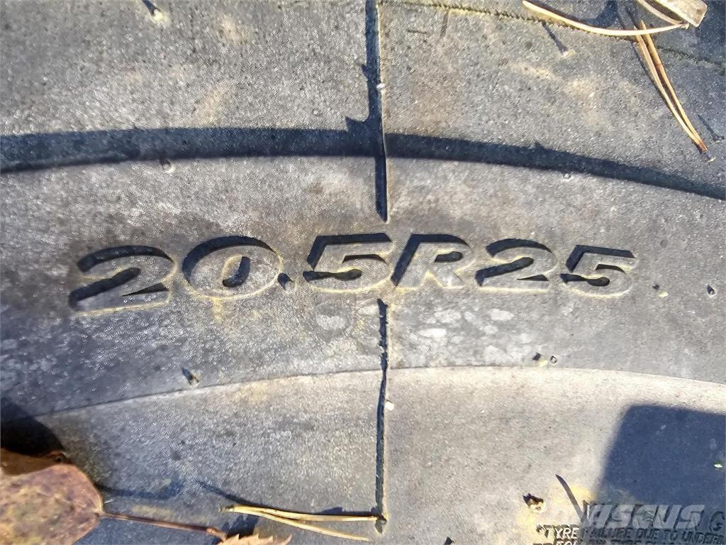  Renkaat 20.5R25 Andet tilbehør