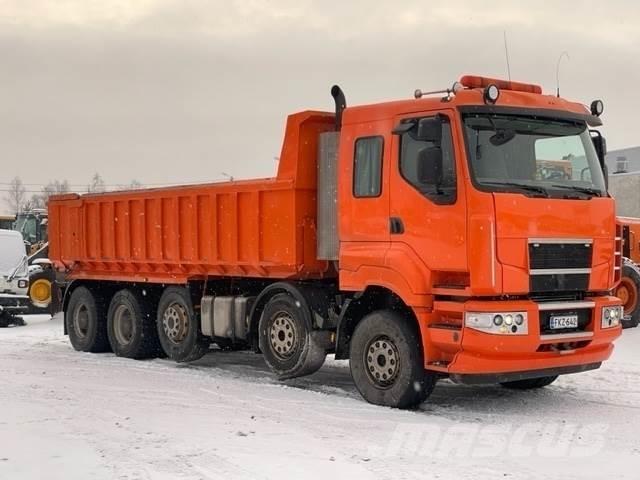 Sisu C600 E15M Lastbiler med tip