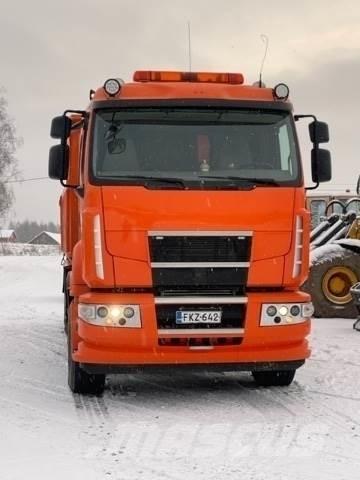 Sisu C600 E15M Lastbiler med tip