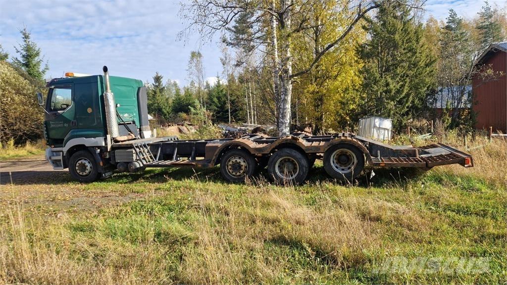 Sisu E12M Autotransportere / Knæklad