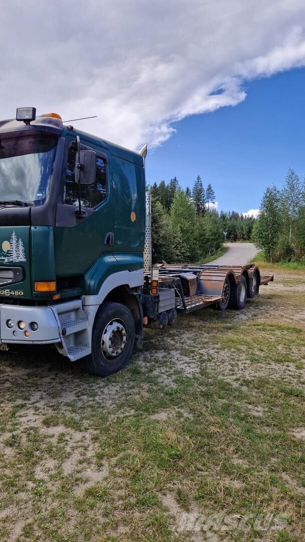 Sisu E12M Autotransportere / Knæklad