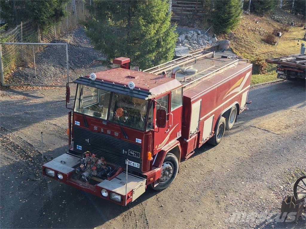 Sisu Paloauto 6X2 Andre lastbiler