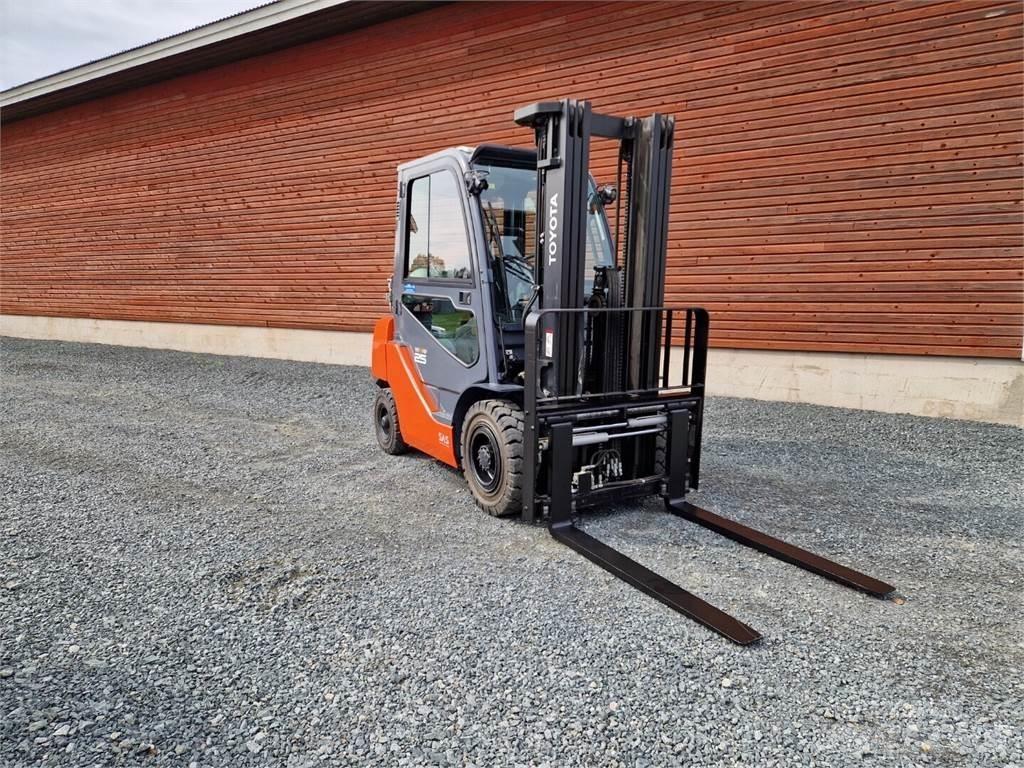 Toyota 02-8FGF25 LPG gaffeltrucks