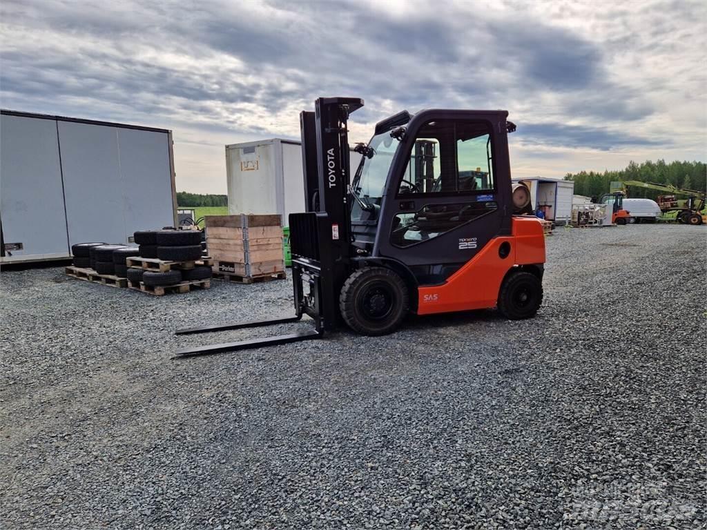 Toyota 02-8FGF25 LPG gaffeltrucks