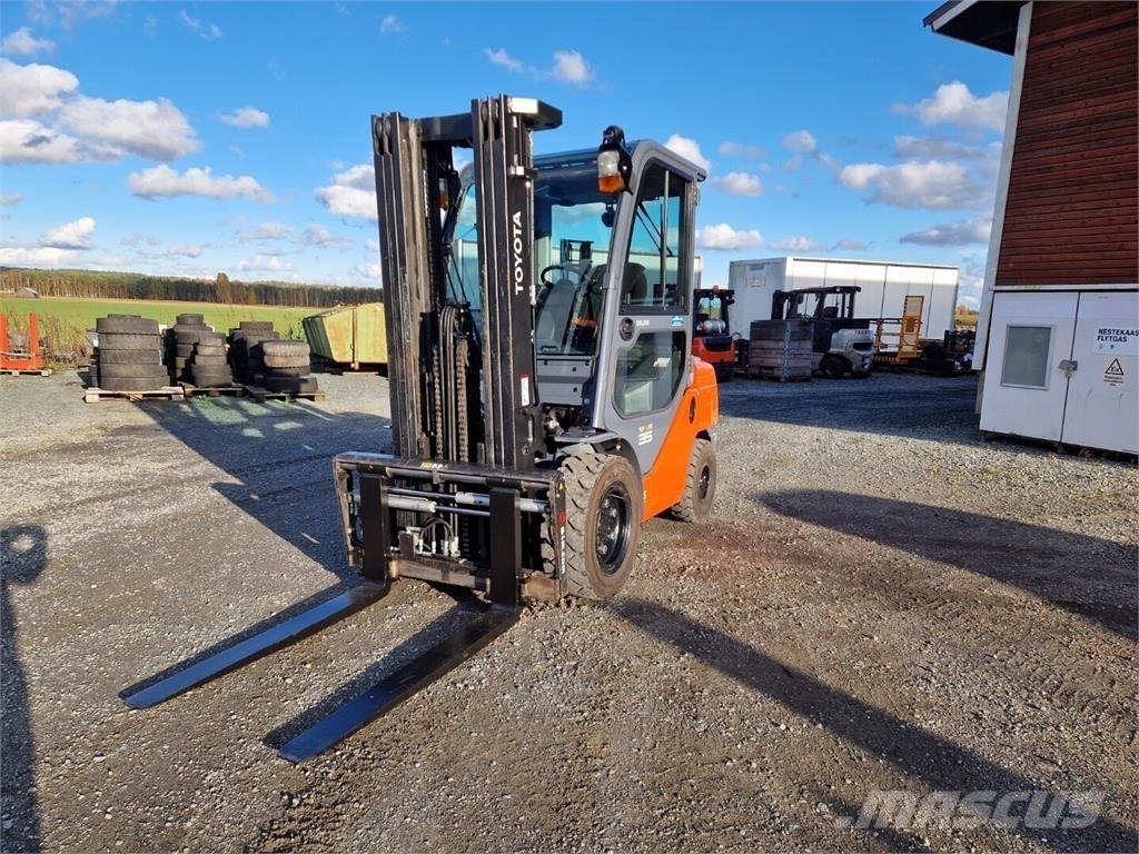 Toyota 02-8FGJF35 LPG gaffeltrucks