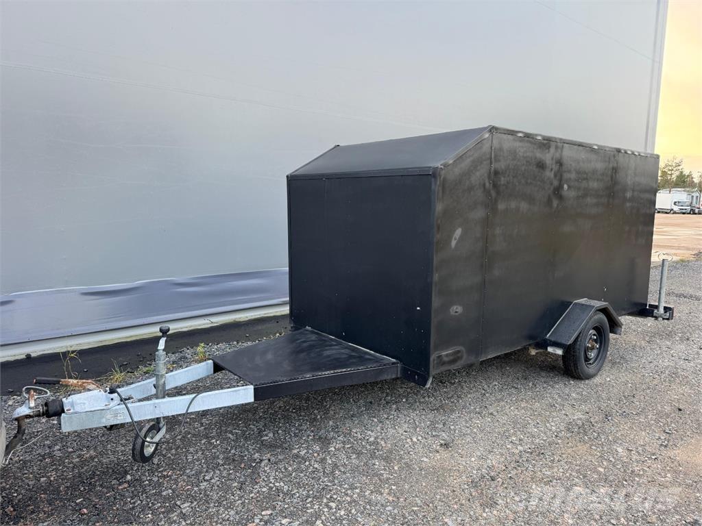  Umpiperäkärry Lette anhængere