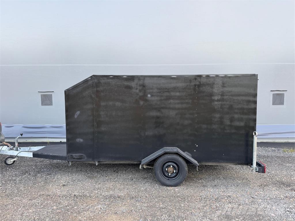  Umpiperäkärry Lette anhængere