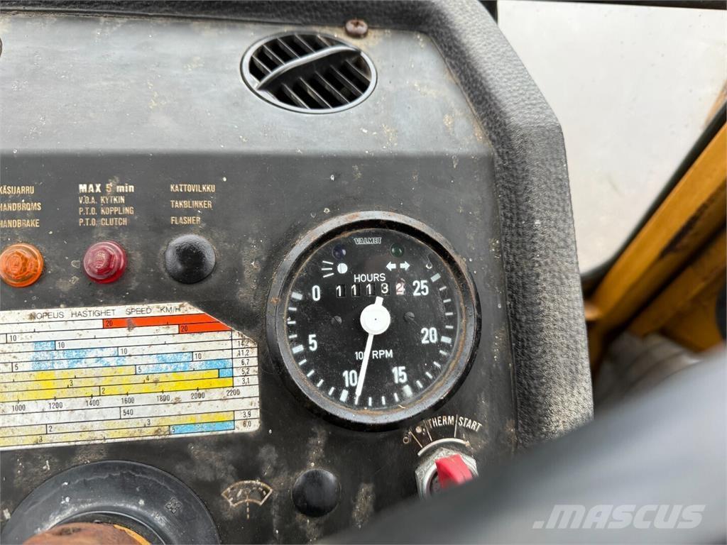 Valmet 702S Traktorer