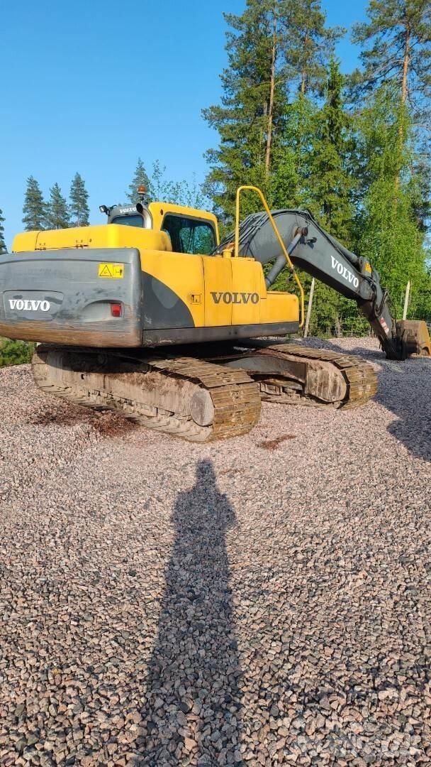 Volvo 210 B Gravemaskiner på larvebånd