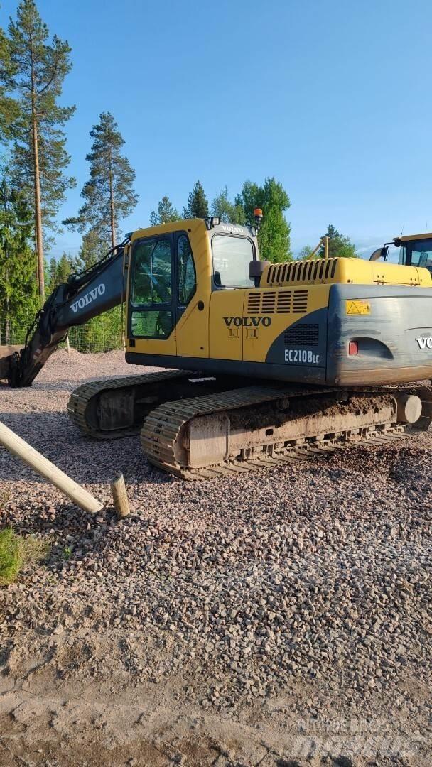 Volvo 210 B Gravemaskiner på larvebånd