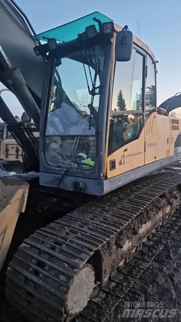 Volvo 210c Gravemaskiner på larvebånd