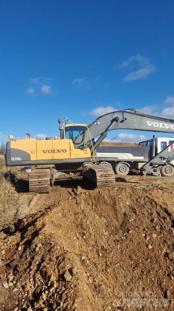 Volvo 210C Gravemaskiner på larvebånd