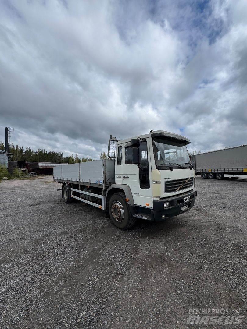 Volvo FL6 Lastbil med lad/Flatbed
