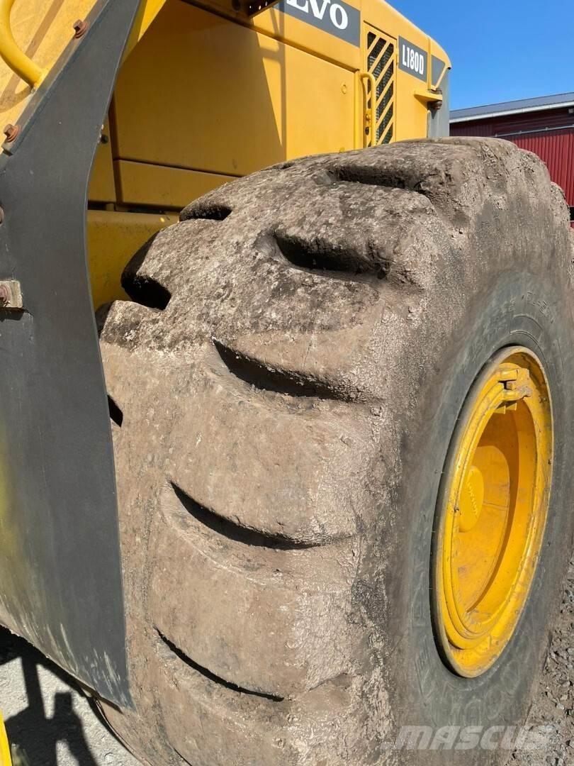 Volvo L180D Læssemaskiner på hjul