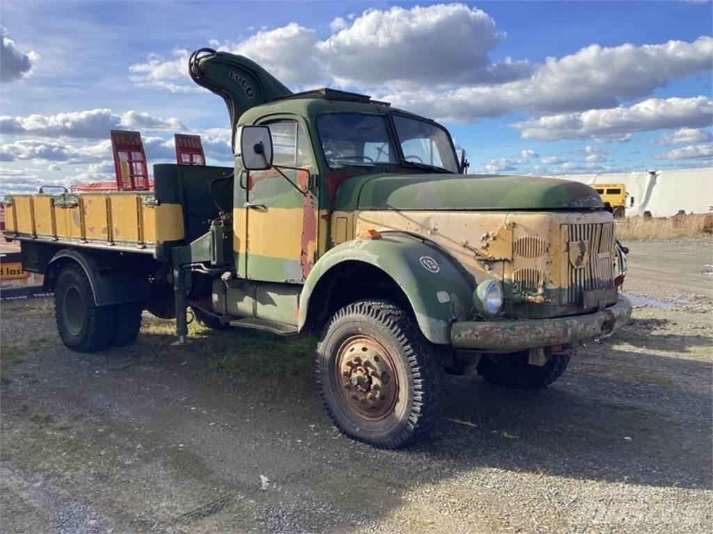 Volvo N 86 Lastbil med lad/Flatbed